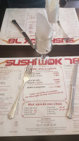 Sushi Wok inside
