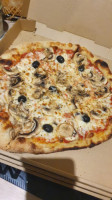 Pizza di Roma food