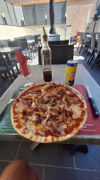 Pizza La Mouansoise food