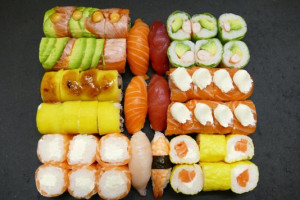 Nemo Sushi food