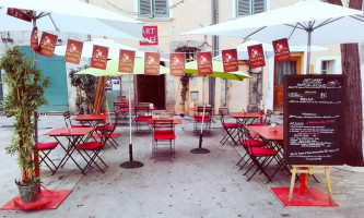 Art Café Toulon inside