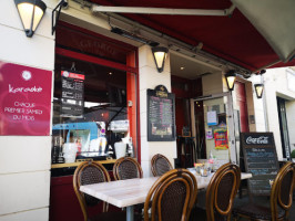 Le Georges Cafe inside