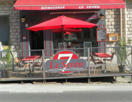 Le Seven Lisieux food