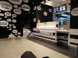 Domino's Pizza Toulouse Lacrosses inside
