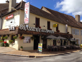 Restaurant-Brasserie LES SPORTS outside