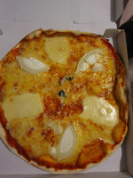 Pizza du Trianon food