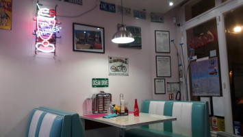 My Ami Fifties American Diner outside