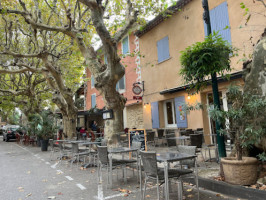 Cafe Du Cours outside