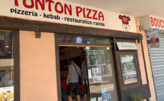 Tonton Pizza food