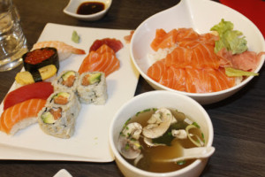 Central Sushi food