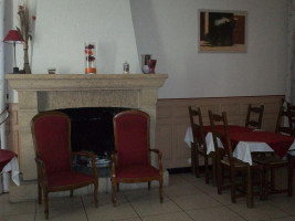 L' Auberge Des Epis inside