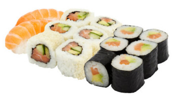 Sushi Club food