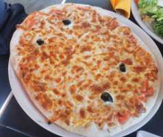 Pizz'amis Pizzeria food