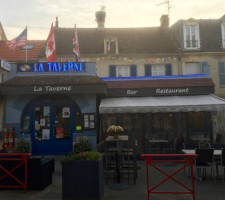 Taverne Maitre Kanter outside