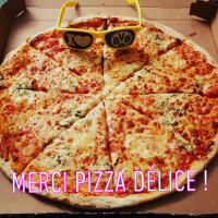 Pizza Delice food