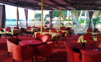 Salahaddin À l'intérieur