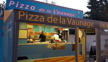 Pizza de la Vaunage food