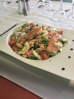 Le Club L'ailette food