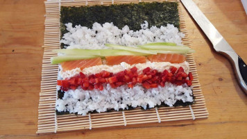 Sushi Entre Amis food