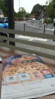 Domino's Pizza Pau outside