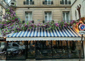 Brasserie Le Nesle outside