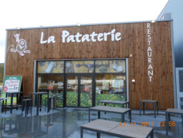 La Pataterie Dreux outside