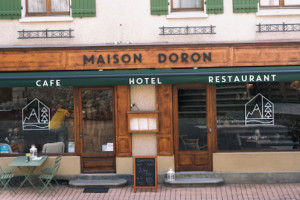 Hostellerie Du Doron inside