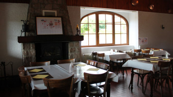 Auberge De Conol inside