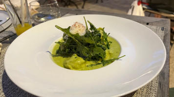 Le Clos Saint-roch food