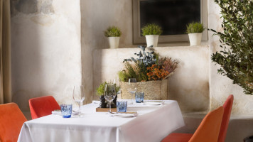 Piazza Italiana À l'intérieur