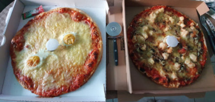 Pizza Bonici food