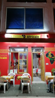 Le Dèlice Africain outside