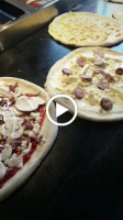 Pizza Mongelli food