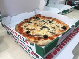 Presto Pizza food