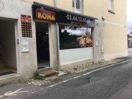 Pizza Roma outside
