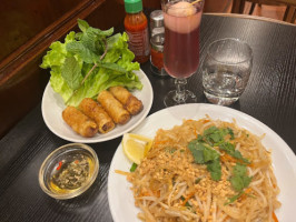 Le Thai 18 food