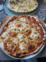 Resto-Pizz food