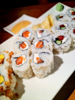 Sushi Lounge food