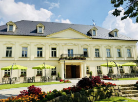 Zámeček Petrovice Restaurace Extérieur