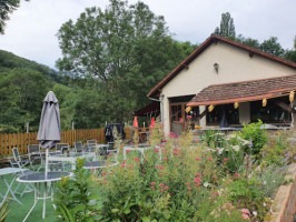 Des Gorges De Chouvigny outside