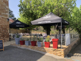 La Cantine Du Clos Saint-pierre outside