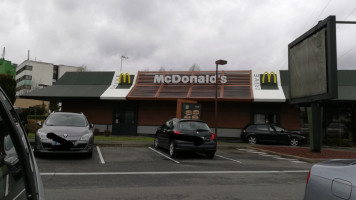 Mcdonald's outside