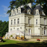 La Table Du Château Gratien outside