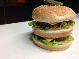 Le Benchot Burger food