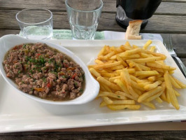 Du Moulin De Bassilour food