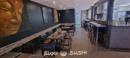 Suki Sushi food