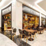 Paul À l'intérieur