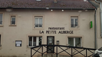 La Petite Auberge De Colligny outside