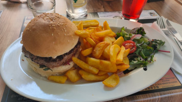 Pub Le Lion food