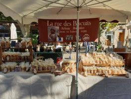 La Rue des Biscuits inside